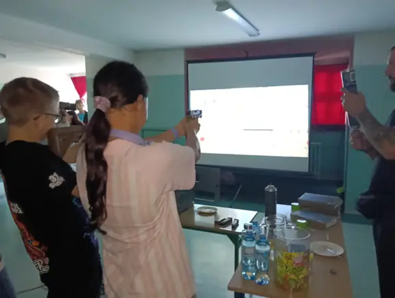 Festyn Bezpieczeństwa w SP nr 7 - ćwiczenia strzeleckie naszych uczniów klas ósmych - zdj11