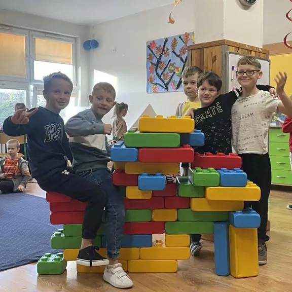 W czasie zabawy na świetlicy tworzą się przyjaźnie