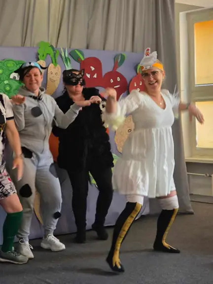 Pani Kasia gra rolę Kurki