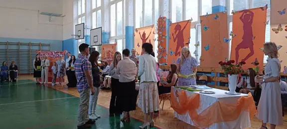 uroczyste zakończenie roku szkolnego 2024-2025 klas ósmych - zdjęcie 19