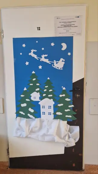 Dekoracja na drzwiach do sali lekcyjnej