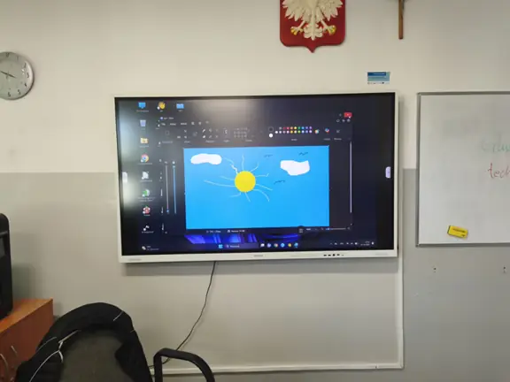 tworzenie-w-programie-paint-rysunku-do-rozpoznania-przez-model-ai-jpg