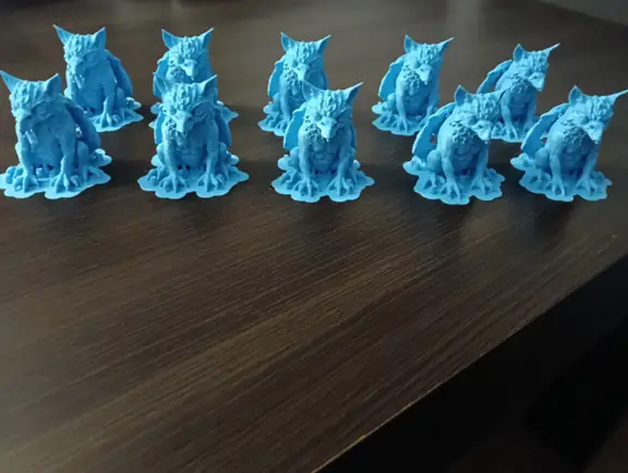 dziesiec-sztuk-wydrukowanych-modeli-gryfikow-zdjecie-1-jpg