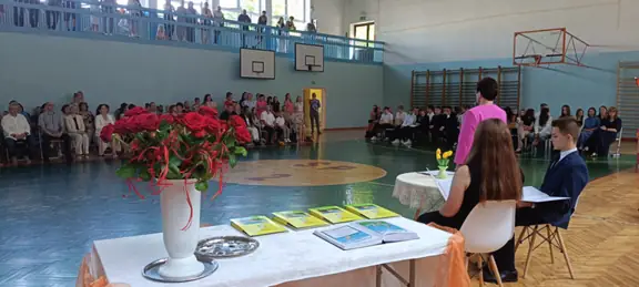 uroczyste zakończenie roku szkolnego 2024-2025 klas ósmych - zdjęcie 10