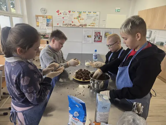 634041095-1433870305195101-7597420967018817696-n-jpg