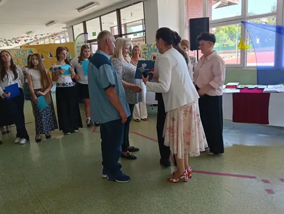 zakonczenie-roku-szkolnego-2025-2026-klas-osmych-zdjecie-28-jpg