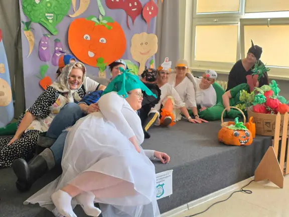 Rzepka upadła na dziadka, dziadek na babcię...