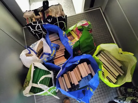 Książki zostały dostarczone do Książnicy Stargardzkiej.