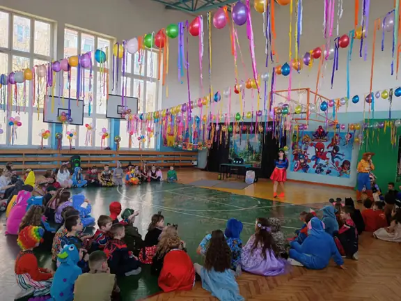 Rozpoczęcie balu karnawałowego w SP2