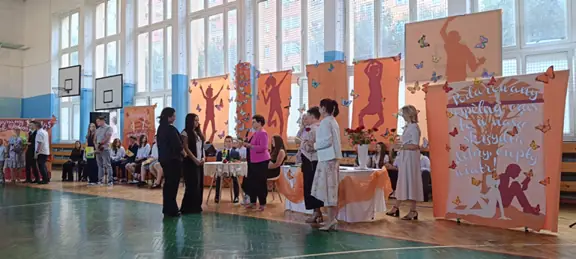 uroczyste zakończenie roku szkolnego 2024-2025 klas ósmych - zdjęcie 15