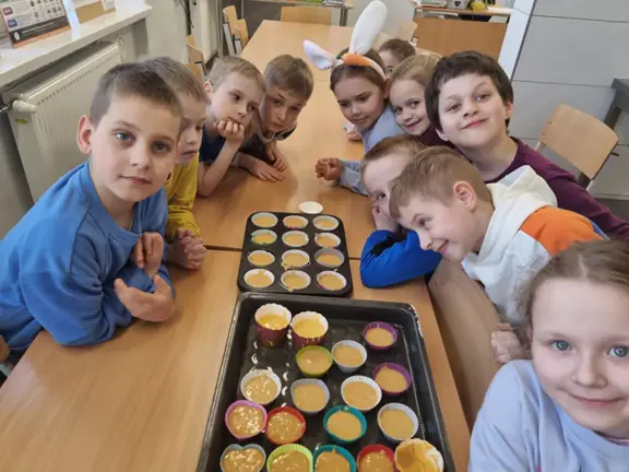 Jemy pyszne babeczki.