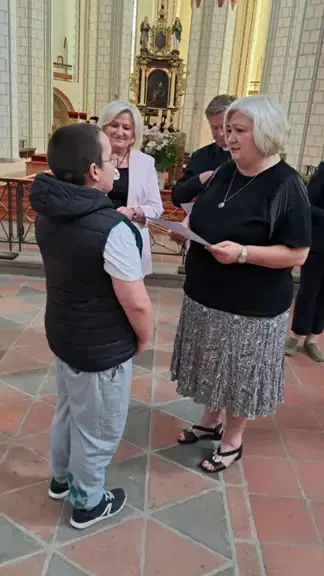 Wręczenie nagród i dyplomów przez Panią Starostę Powiatu stargardzkiego  i Panią Wiceprezydent Miasta Stargardu - III miejsce