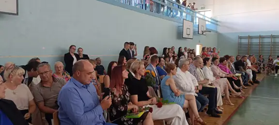 uroczyste zakończenie roku szkolnego 2024-2025 klas ósmych - zdjęcie 38