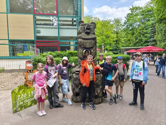 Zdjęcie grupy uczniów