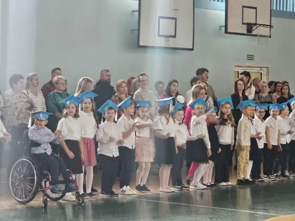 Uroczyste ślubowanie klas pierwszych -zdęcie 6