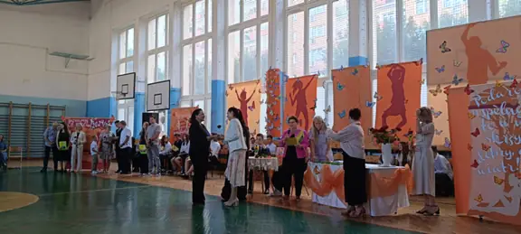 uroczyste zakończenie roku szkolnego 2024-2025 klas ósmych - zdjęcie 18