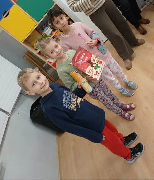 Dzieci z kl. Ic otrzymały nagrody za piękne bajkowe ilustracje.