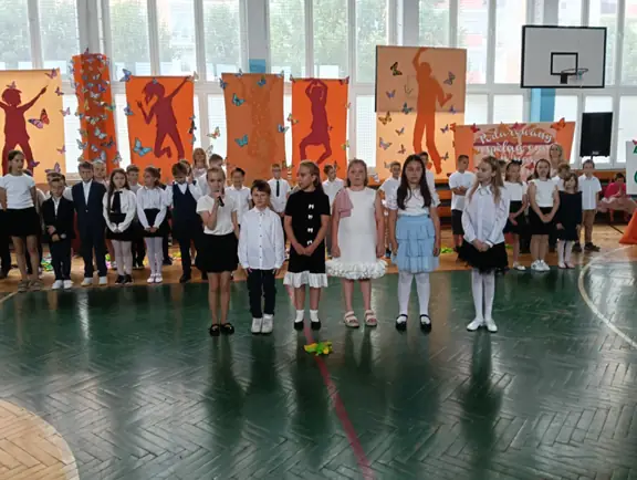 uroczyste zakończenie roku szkolnego 2024-2025 dla klas I-IV - zdjęcie 19