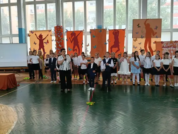 uroczyste zakończenie roku szkolnego 2024-2025 dla klas I-IV - zdjęcie 12