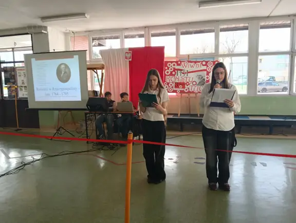 szkolne-prelekcje-z-okazji-swiat-majowych-zdjecie-14-jpg