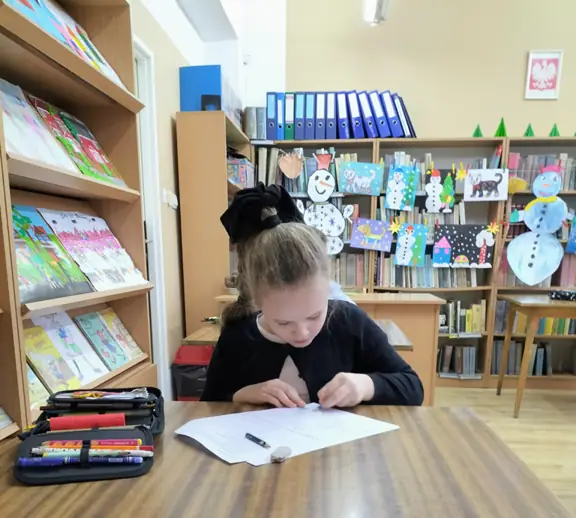 Hania z kl. IIIa jest uczestniczką Szkolnego Konkursu Czytelniczego pod hasłem Bohaterowie książek A. Lindgren.