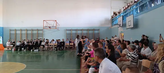 uroczyste zakończenie roku szkolnego 2024-2025 klas ósmych - zdjęcie 41