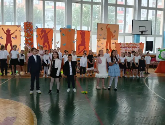 uroczyste zakończenie roku szkolnego 2024-2025 dla klas I-IV - zdjęcie 17