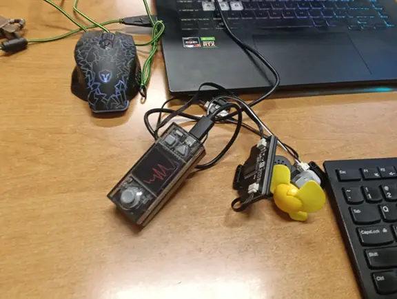 wykres-liniowy-wyswietlany-na-wyswietlaczu-cyberpi-jpg