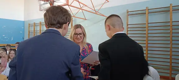 uroczyste zakończenie roku szkolnego 2024-2025 klas ósmych - zdjęcie 37