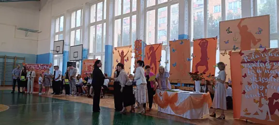 uroczyste zakończenie roku szkolnego 2024-2025 klas ósmych - zdjęcie 17