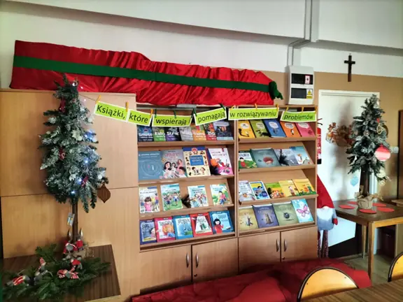 wystawa-ksiazek-w-escape-roomie--jpg