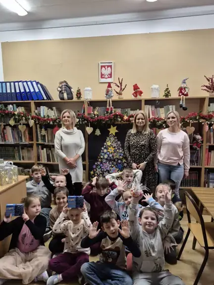 pamiatkowe-zdjecie-klasy-ic-w-escape-room--jpg