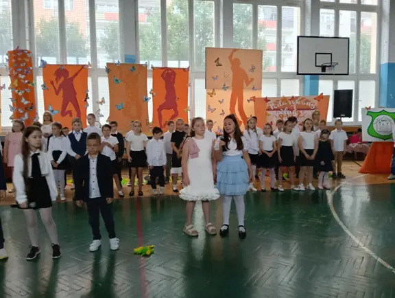 uroczyste zakończenie roku szkolnego 2024-2025 dla klas I-IV - zdjęcie 15