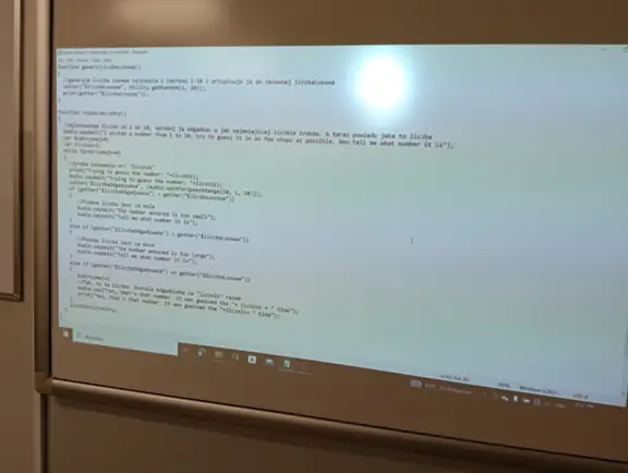 program stworzony w JavaScript pt. Odgadnij liczbę