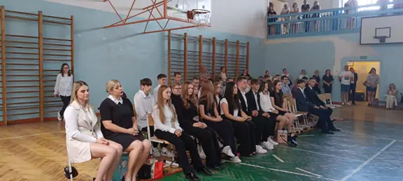 uroczyste zakończenie roku szkolnego 2024-2025 klas ósmych - zdjęcie 9