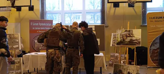 5--stoisko-lo2-klasa-militarna-jpg