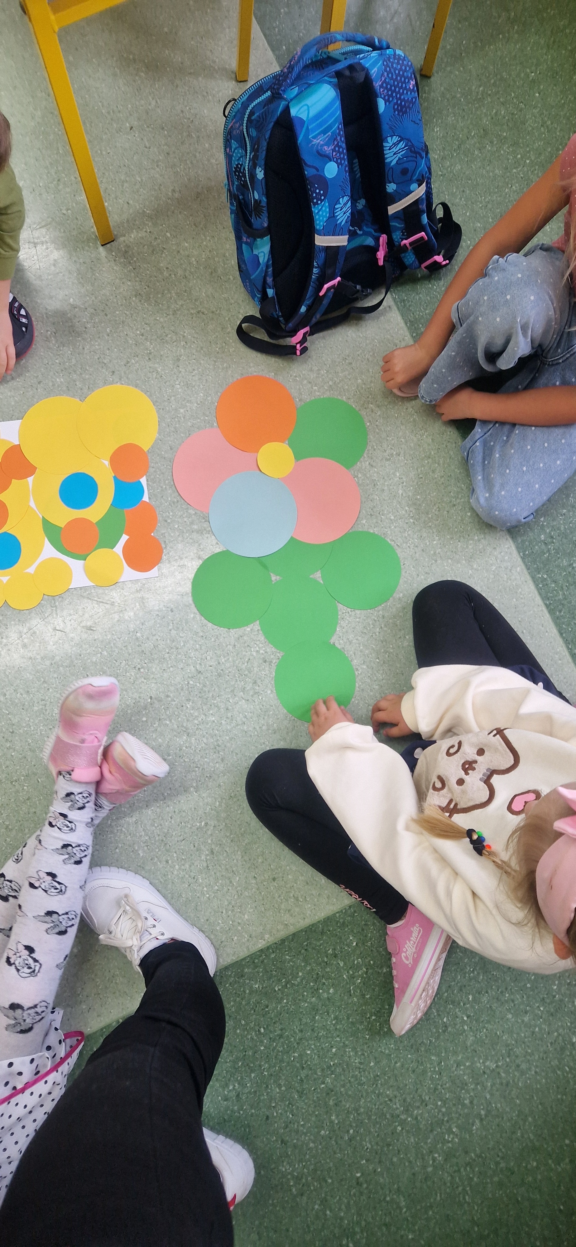 Układamy obrazki  z małych i dużych kropek